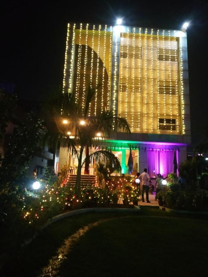 Varanasi Palace エクステリア 写真